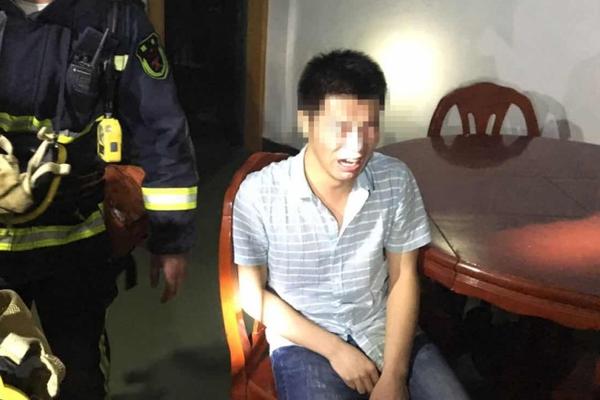 中間件是硬件還是軟件_喜娜AI速遞:今日財經(jīng)熱點要聞回顧|2025年12月10日