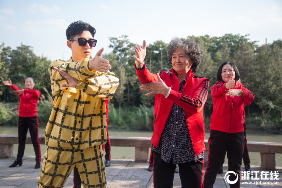 “點(diǎn)線面”織網(wǎng)，中國(guó)經(jīng)濟(jì)2025筑就系統(tǒng)韌性