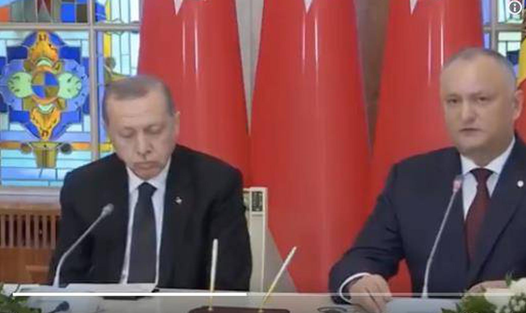 xpoc支持十大漏洞嗎_華人博士用AI破解十年材料發(fā)現(xiàn)困局，讓ZIF晶體發(fā)現(xiàn)效率翻倍