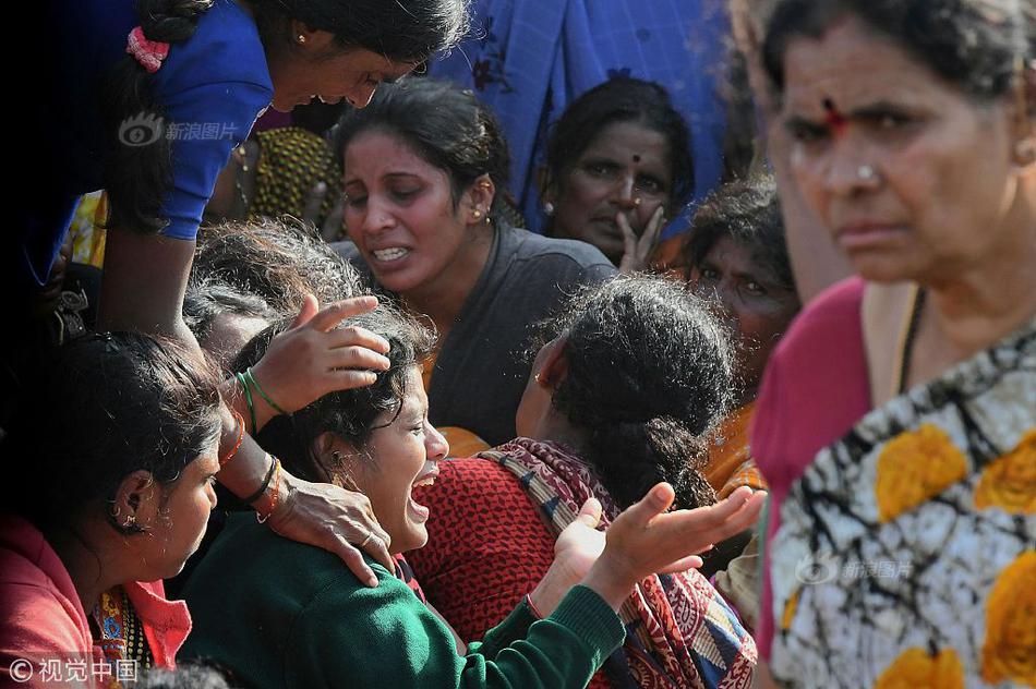 如何在英語課堂教學中融入學科核心素養(yǎng)_L4級！奔馳攜手Momenta、Lumo推出自動駕駛出租車服務｜快訊