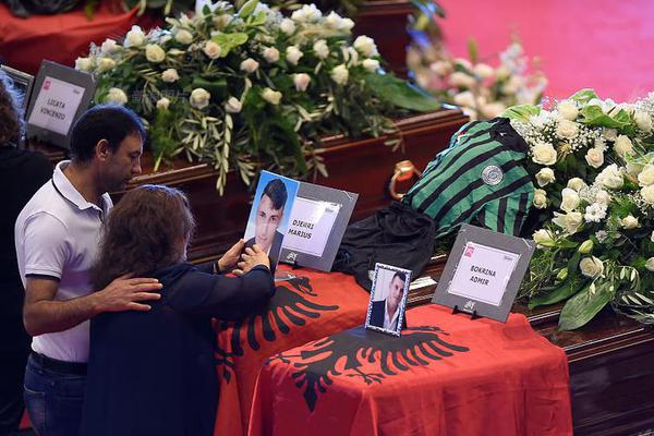 網(wǎng)站轉(zhuǎn)載新聞稿源的管理由哪個(gè)部門處理_黃景瑜疑似新戀情曝光，曾帶女生回豪宅，在國外還抽空與女方旅游