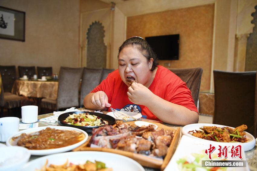 卡農(nóng)薅羊毛一天能賺多少_日本人十連休出國旅客數(shù)將創(chuàng)新高 來中國的最多