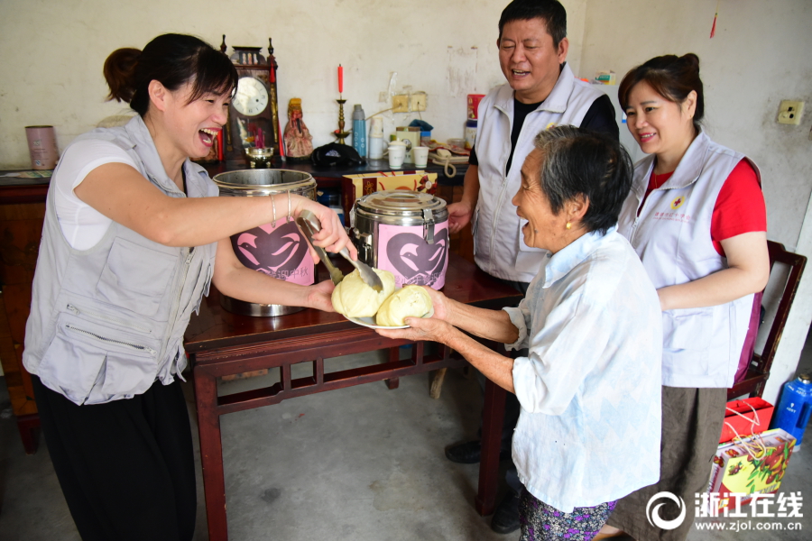 微信群自動回復機器人java開發(fā)_牢記囑托 逐夢深藍｜讓港口越來越“聰明”